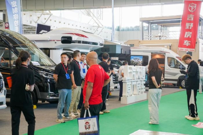 C(j)Ժ(sh)`F(tun)Ͼг{(dio)L(zhng)һwl(f)չɾ