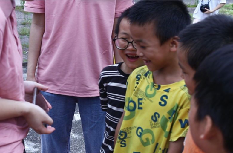 ώԺӳӰ(rn)?qun)l(xing)ͯ(sh)`F(tun)ҕl}ϵn̎l(xing)С