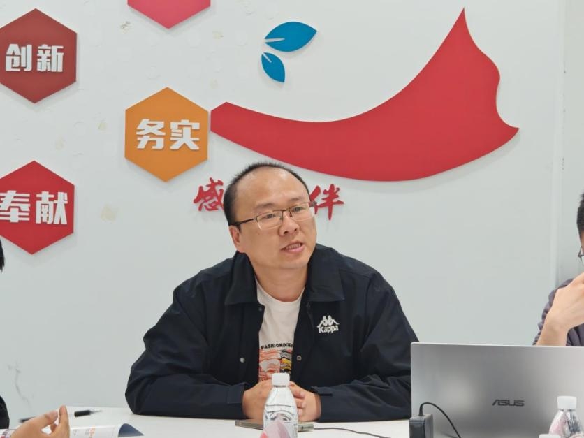 �ؑc��ͨ�W(xu��)Ժ�hί��ӛ���(du��)�������ؑcɳƺ�΅^(q��)ʰ���a(ch��n)�I(y��)�@��У��@�f(xi��)ͬ������(w��n)�͘I(y��)