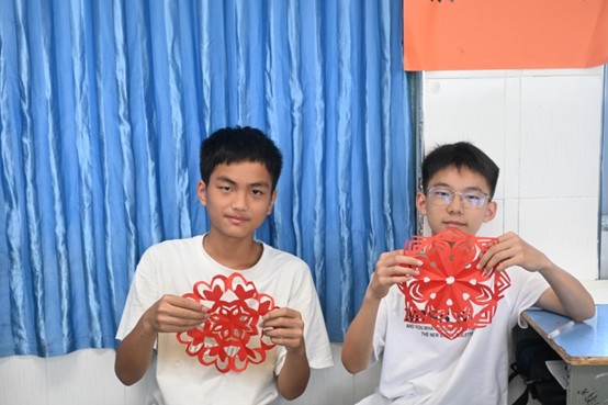 һW(xu)l(xing)静ͯģĻ@(dn)(dng)(sh)ӳt;l(xing)dM(jn)F(tun)̌W(xu)ɹչʾ