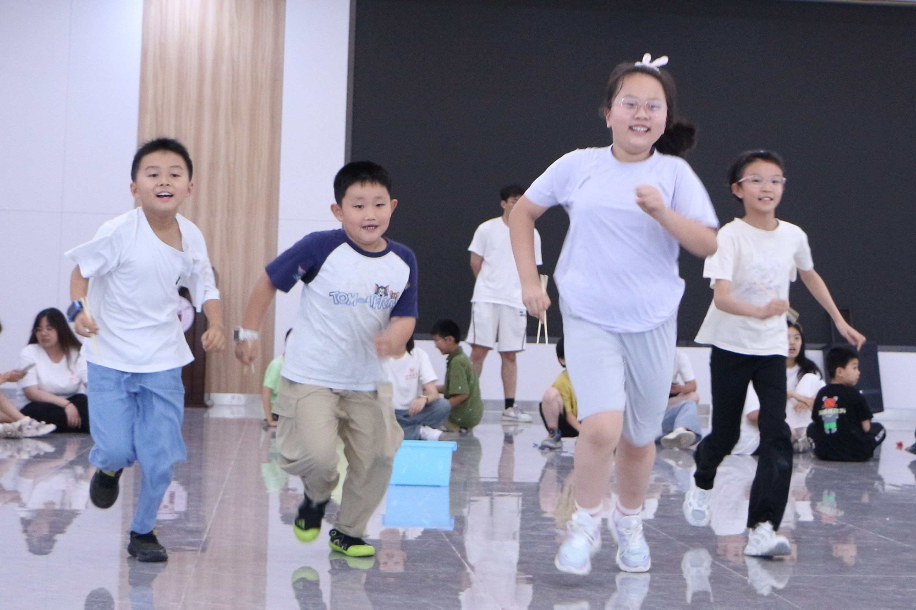 �\(y��n)��(d��ng)��(hu��)