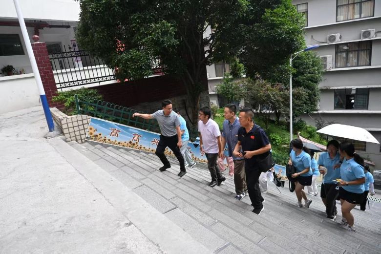 eL(fng)ɣ̽˻ϵһW(xu)Ժ (sh)ӳt; l(xing)dF(tun)_չe\(yn)(dng)W(xu)У{(dio)л(dng)