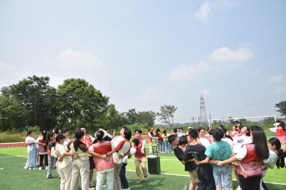 ƱĘ򣬅f(xi)δϹ̌WԺY + P۷ՈF؃ͯ_չȤζ