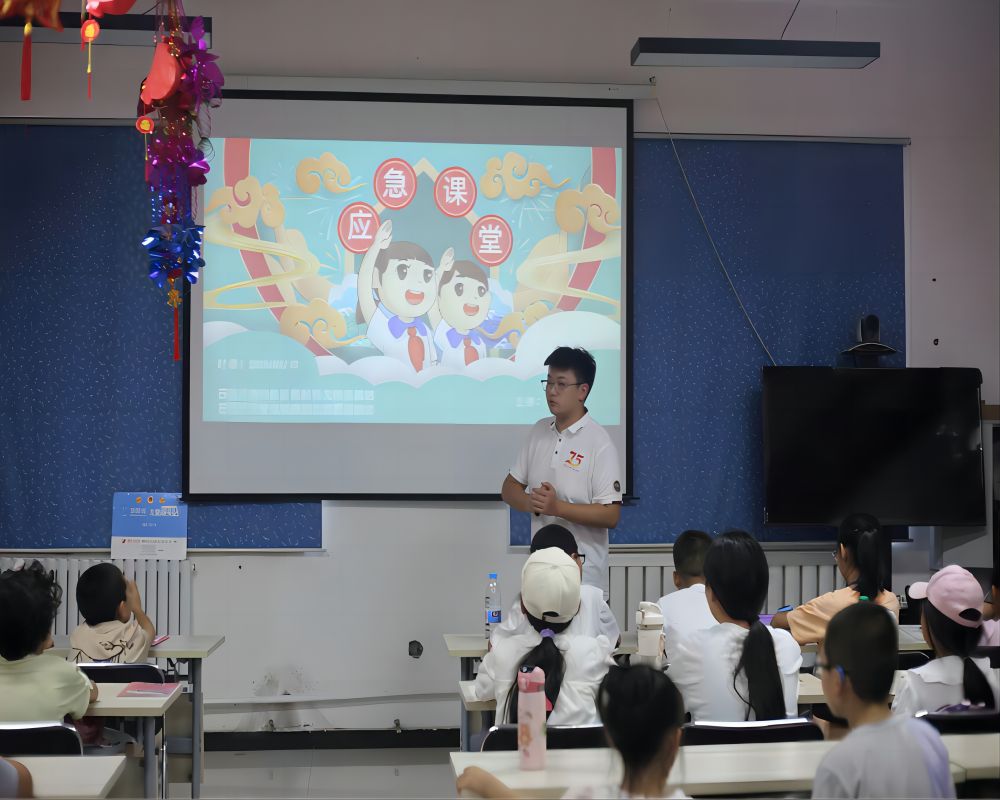 ʯӴW(xu)W(xu)Ժڰˎʯ63^(q)P(gun)(i)(hu)(sh)`F(tun)_(ki)չ(yng)֪R(sh)Сn