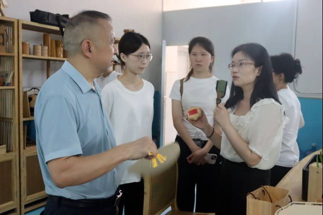 ^퍿¡F꠸һ̽ˇðl(f)չ