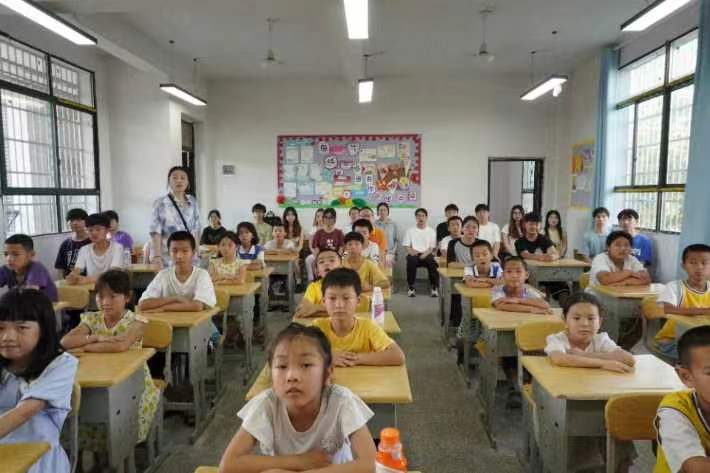 ώW(xu)Ժҡ䡱`F֧̻cʣɫxcӢZžͬ_