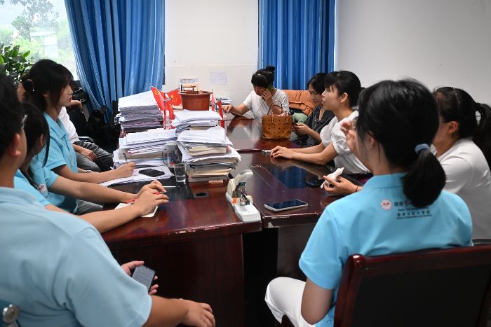 (sh)ӳt; F(tun)(du)(du)ԒУѽ̎ al(f)չF(xin)