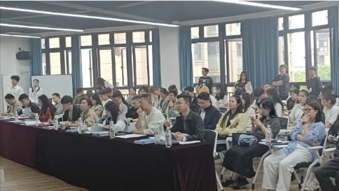 ·�ݡ��������ڰ����p��(chu��ng)���h������·�����pУ�^(q��)���h�ཛ(j��ng)�(y��n)�����������_չ