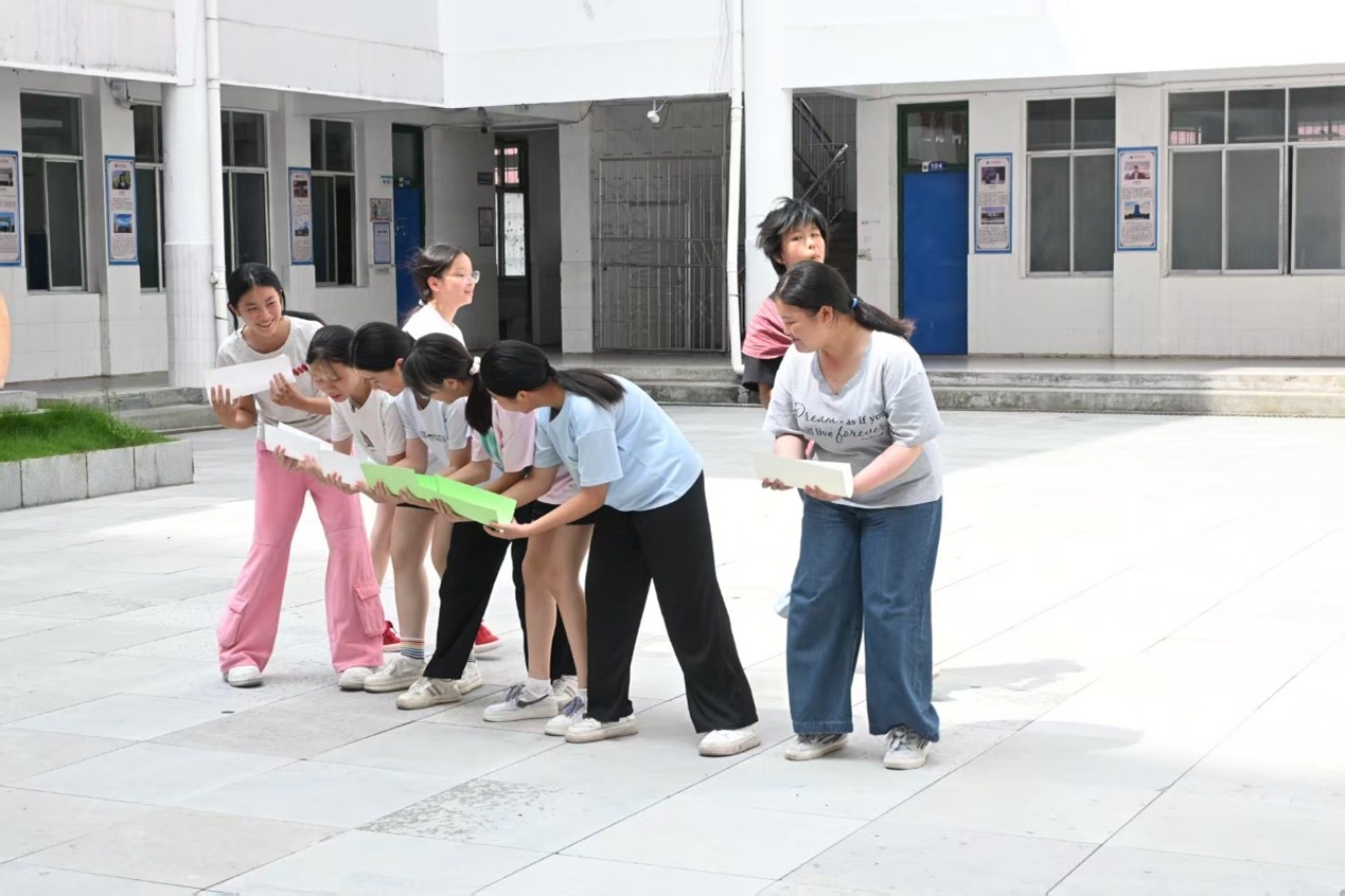 �������w�P(y��ng)���ഺ�S��(d��ng)���������ϵ�һ�����W(xu��)Ժ����(sh��)ӳ�t;���F(tu��n)�(du��)�_չȤζ�\(y��n)��(d��ng)��(hu��)