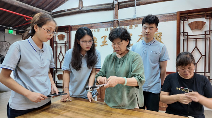 C(j)늡Ќ(sh)`(du)^(q)z^