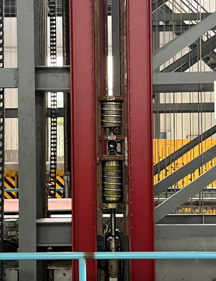 機械變坡水槽設(shè)備 宋天浩攝