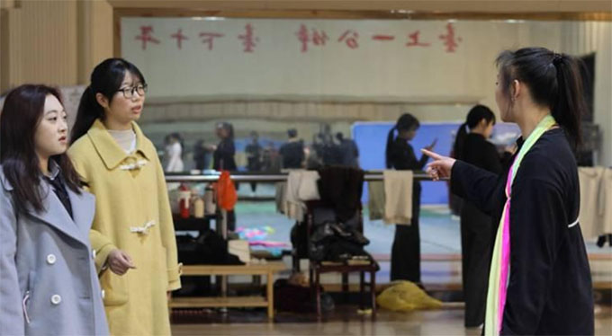 Vz򄡷g{(dio)У̽c·