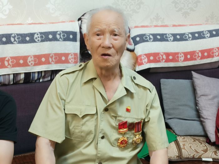 W(xu){(dio)ɫPFl(xing)ǧﱼݵأഺ(w)ů