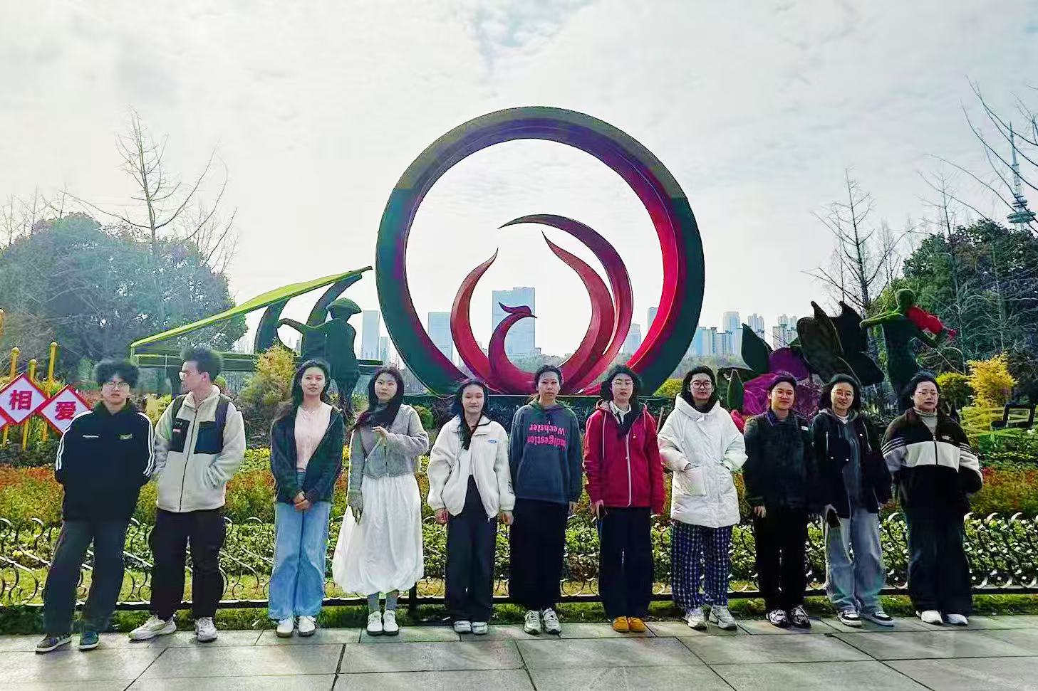 ώW(xu)W(xu)ԺS(qun)f(xi)(hu)_չֲG¡СF(tun)ջ(dng)