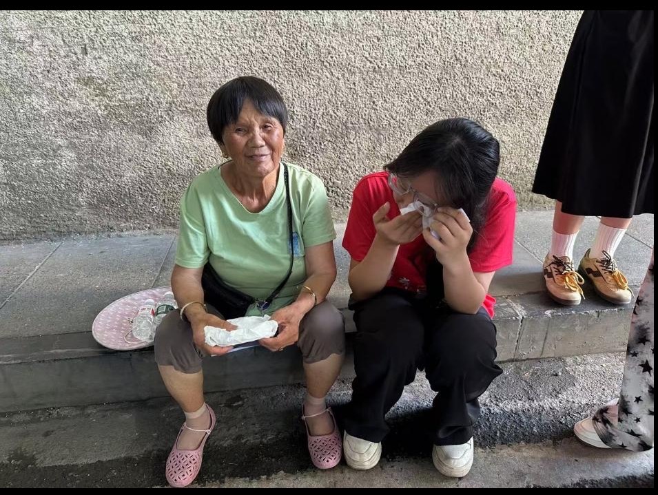 ���ɷ��pů���£����ϵ�һ�����W(xu��)Ժ����(sh��)ӳ�t;���l(xi��ng)�����d���M(j��n)�F(tu��n)��W(xu��)���M(j��n)��֧��������ϧ�e�����᲻�á�