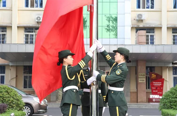 ��ꖎ�����W(xu��)�����Ă�н����������?li��n)��?d��ng)��������Ժ�cУ�F(tu��n)ί(li��n)���e��������xʽ