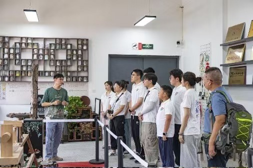 Ϣ̌W(xu)Ժǧ꣬ഺm(x)ƪ