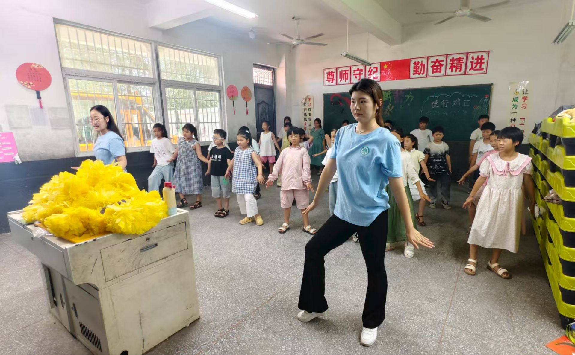 �(y��ng)���w����������I(y��ng)����ɫ�n���c(di��n)���l(xi��ng)�僺ͯ��(m��ng)��