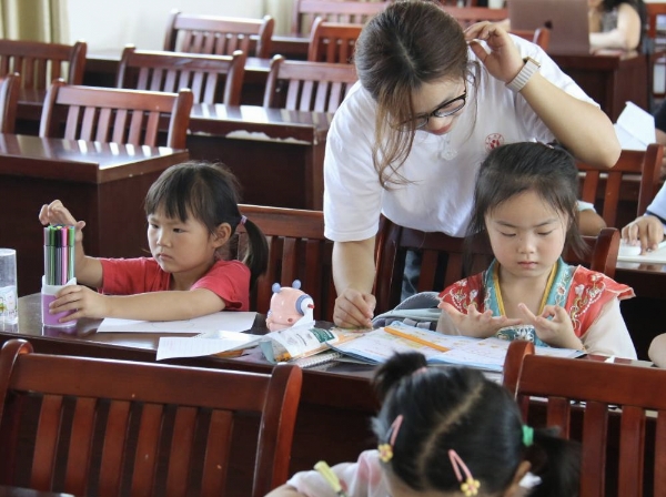 ͯ�t������磬��P�����L�l(xi��ng)퍡����Ϸʴ�W(xu��)��īȾ�������L���l(xi��ng)퍡����`�F����n�f��