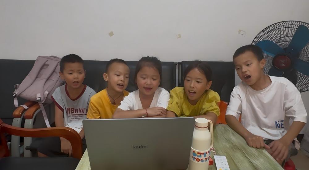 ����Ϫ֪�С�֧��ӛ��������ͯ�� ��ů��Ϫ