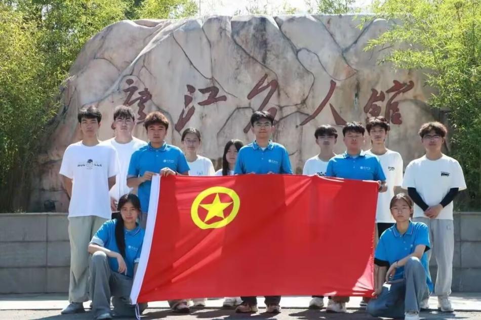 W(xu)Ժ(sh)`F(tun)M(jn)]h^ ȡĻxl(xing)d