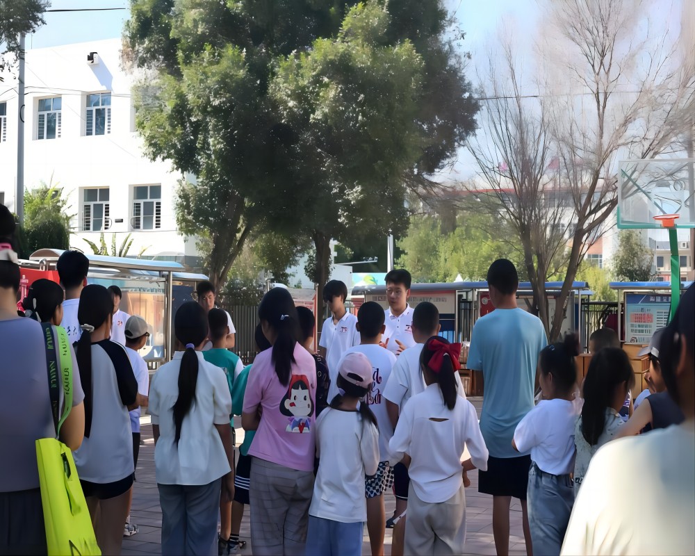 ʯӴW(xu)W(xu)Ժڰˎʯ63^(q)P(gun)(i)(hu)(sh)`F(tun)_(ki)չȤζ\(yn)(dng)(hu)