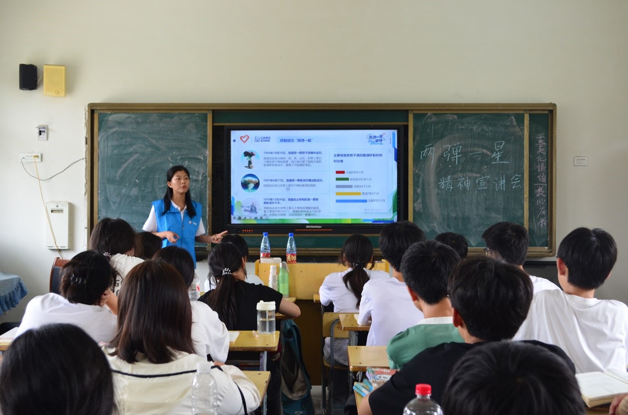 K(yng)W(xu)ӣɏһǡNഺ(bo)(gu)L(zhng)(mng)