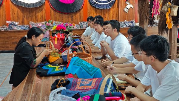 ҂͡l(xing)Ĺ£dйˇwCd tP(yng)C퍣͡}зz(sh)`F(tun)l(xing)(sh)`(dng)