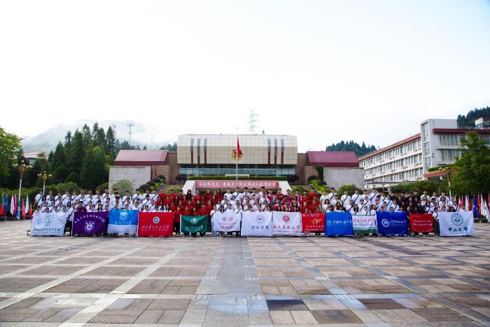 ɽ�|�������ΌW(xu��)Ժ�O(sh��)Ӌ(j��)ˇ�g(sh��)�W(xu��)Ժ��(sh��)�`�F(tu��n)�(du��)���O(sh��)Ӌ(j��)֮�Pȼ�m(x��)�����ǻ������ഺ��ī睿��������