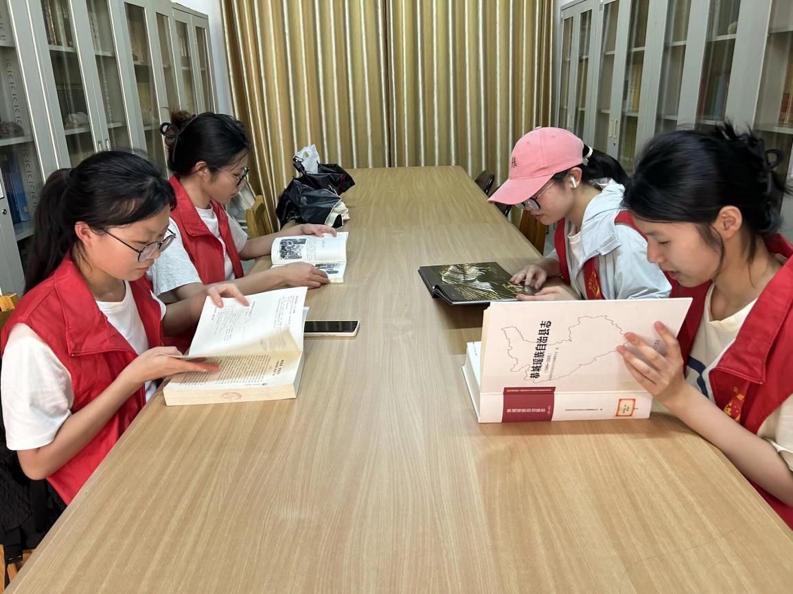 VW(xu)̽l(xing)zĻаl(f)չ