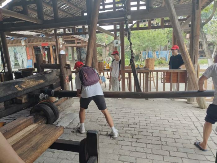 𺽌W(xu)l(xing)M(jn)|Ŵ壬̽zУഺǰ