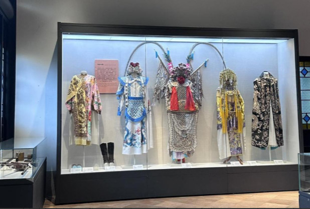 Ͼؔ(jng)W(xu)ӋW(xu)ԺoF{(dio)ЏVĻ׵cںϙC