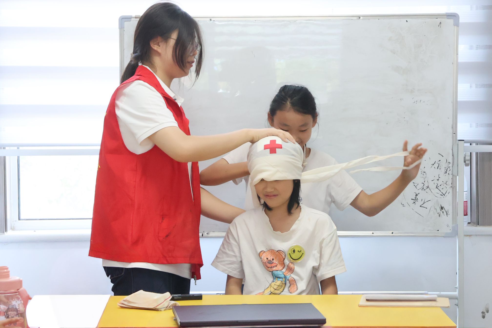 Ԫnc(din)ഺ  ur(nng)I(y)W(xu)Ξ(mng)(sh)`F(tun)_(ki)չɫ(dng)