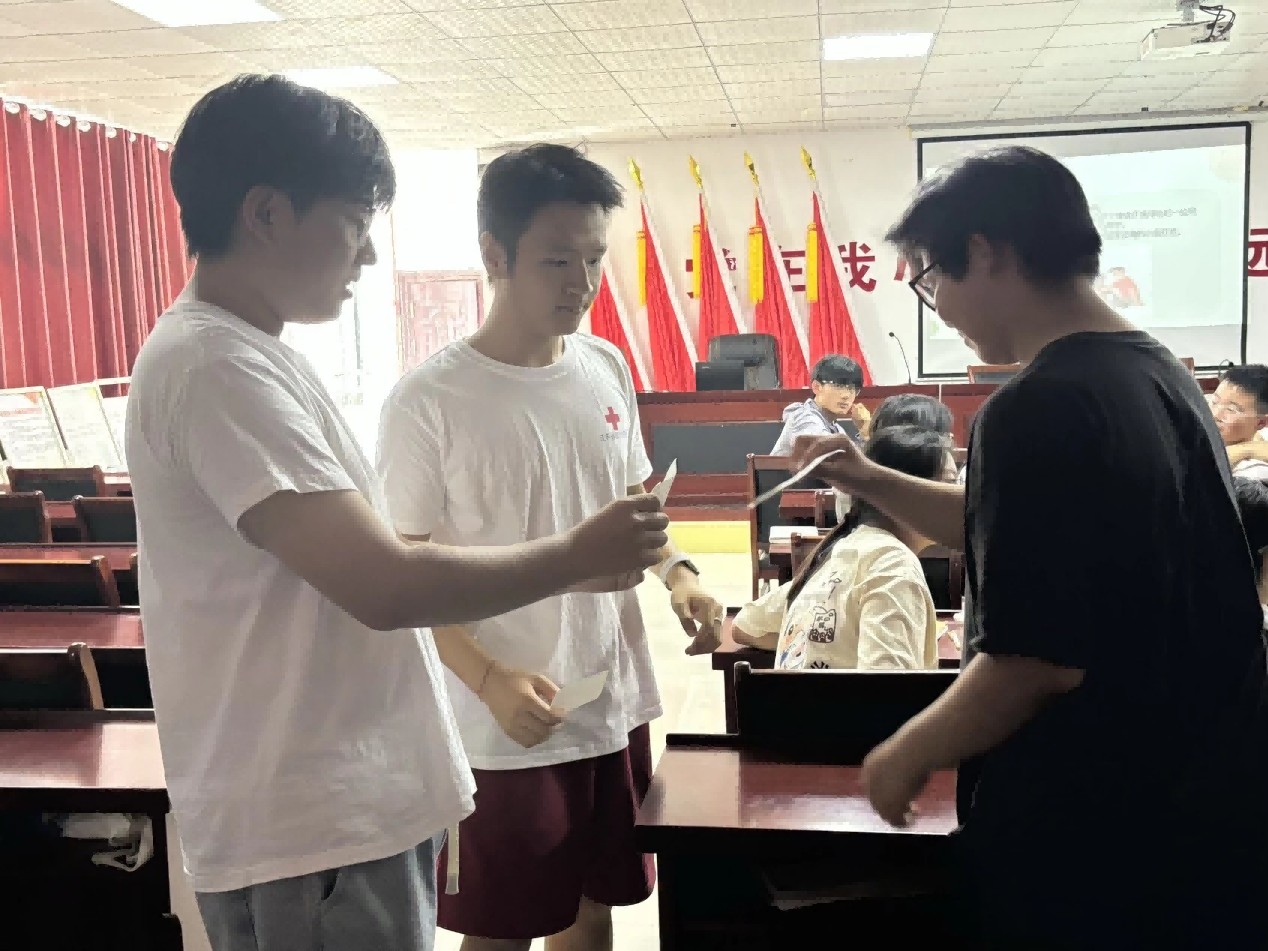 c(din)΢⣬o(h)ഺLKڶW(xu)Ժ΢⣬ꖡF(tun)(du)_չԽn