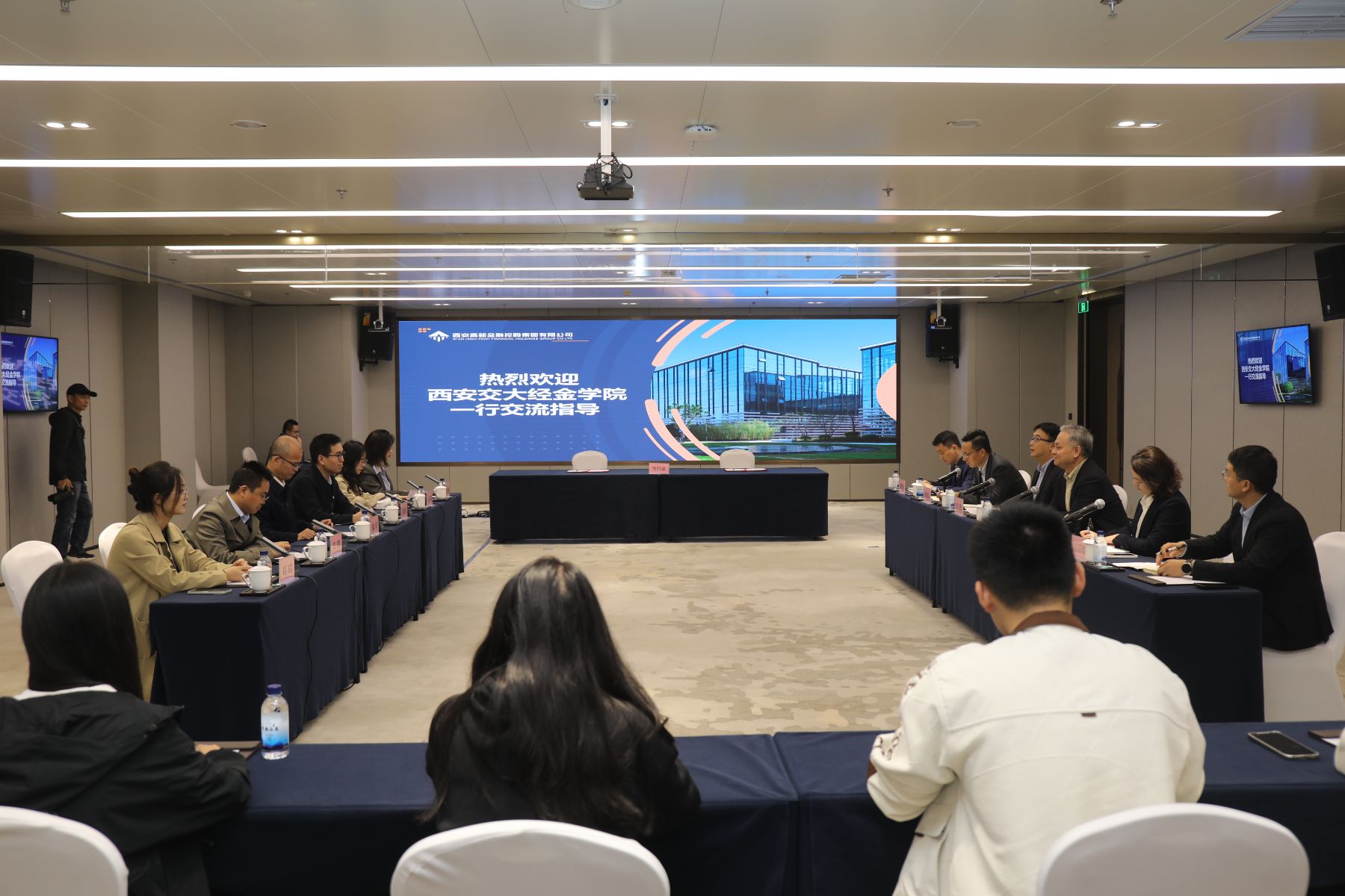 ͨW(xu)(jng)(j)cڌW(xu)Ժc½ؼF(tun)оf(xi)ͬB(yng)